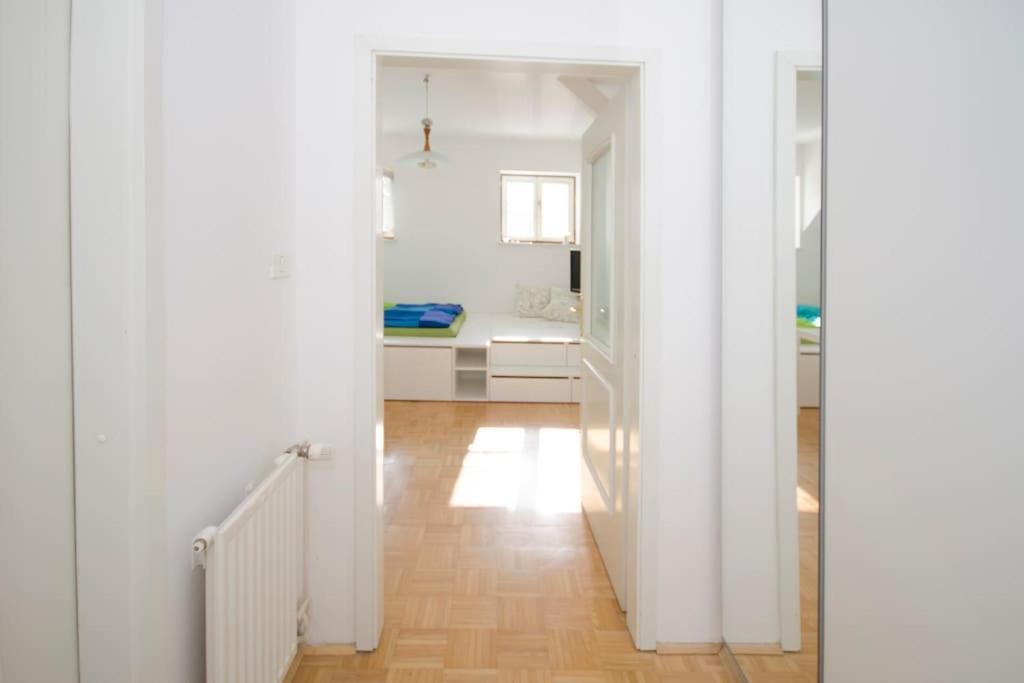 The Cute, Sunny Apartment In The Center +P 류블랴나 외부 사진