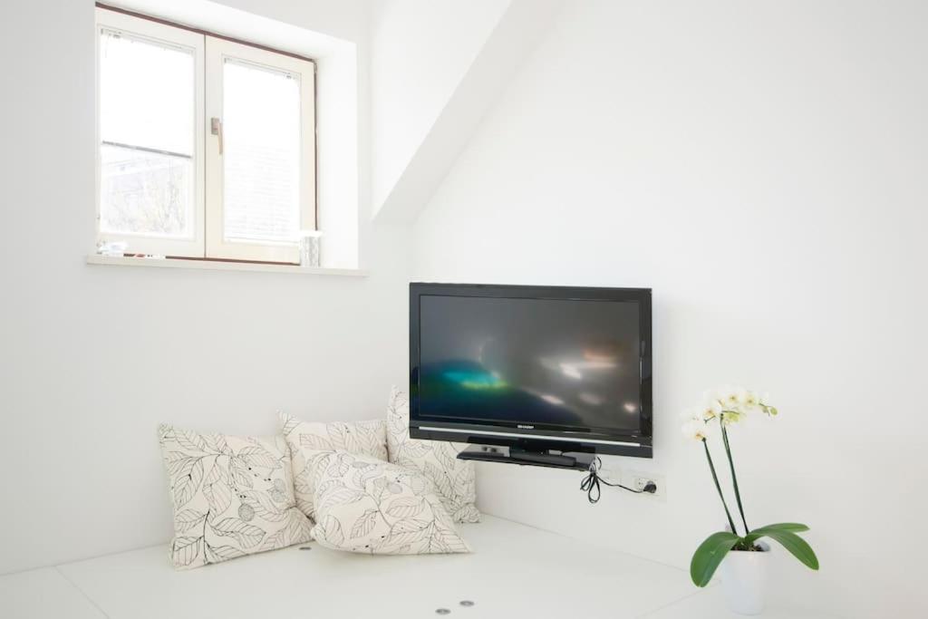 The Cute, Sunny Apartment In The Center +P 류블랴나 외부 사진