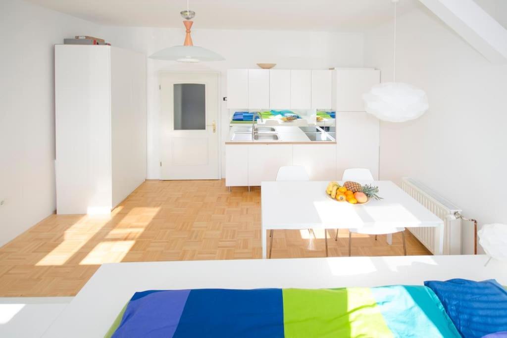 The Cute, Sunny Apartment In The Center +P 류블랴나 외부 사진
