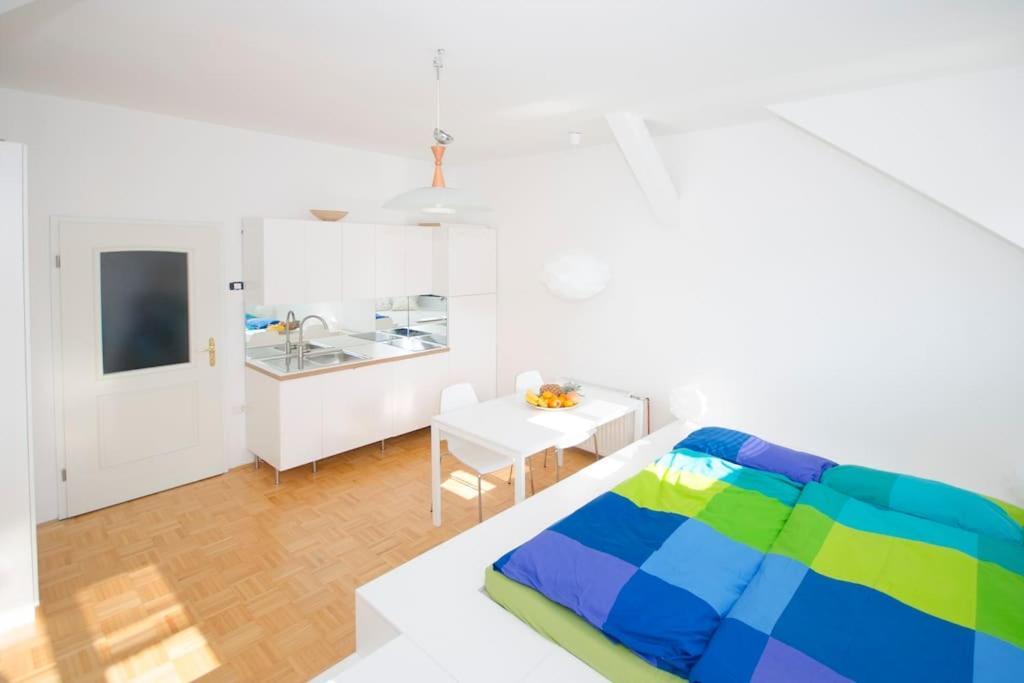 The Cute, Sunny Apartment In The Center +P 류블랴나 외부 사진